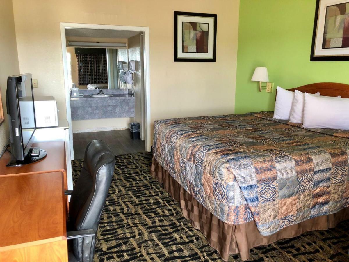 Lone Star Inn Lubbock Buitenkant foto